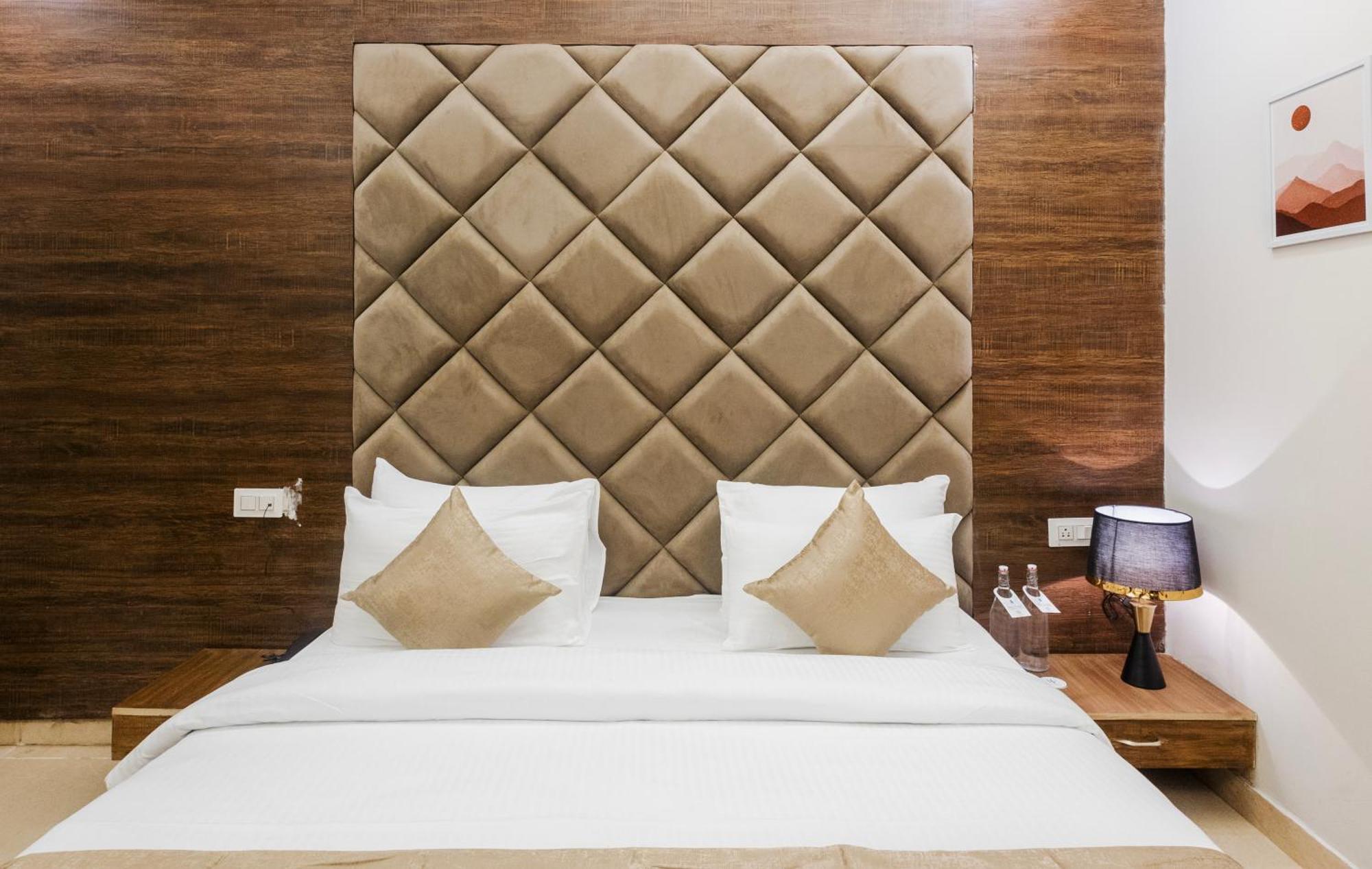 Stone Wood Hotel, Rishīkesh Екстериор снимка