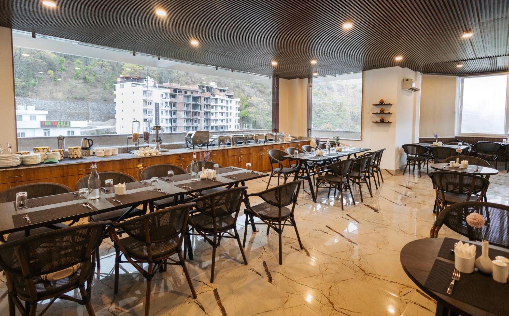 Stone Wood Hotel, Rishīkesh Екстериор снимка