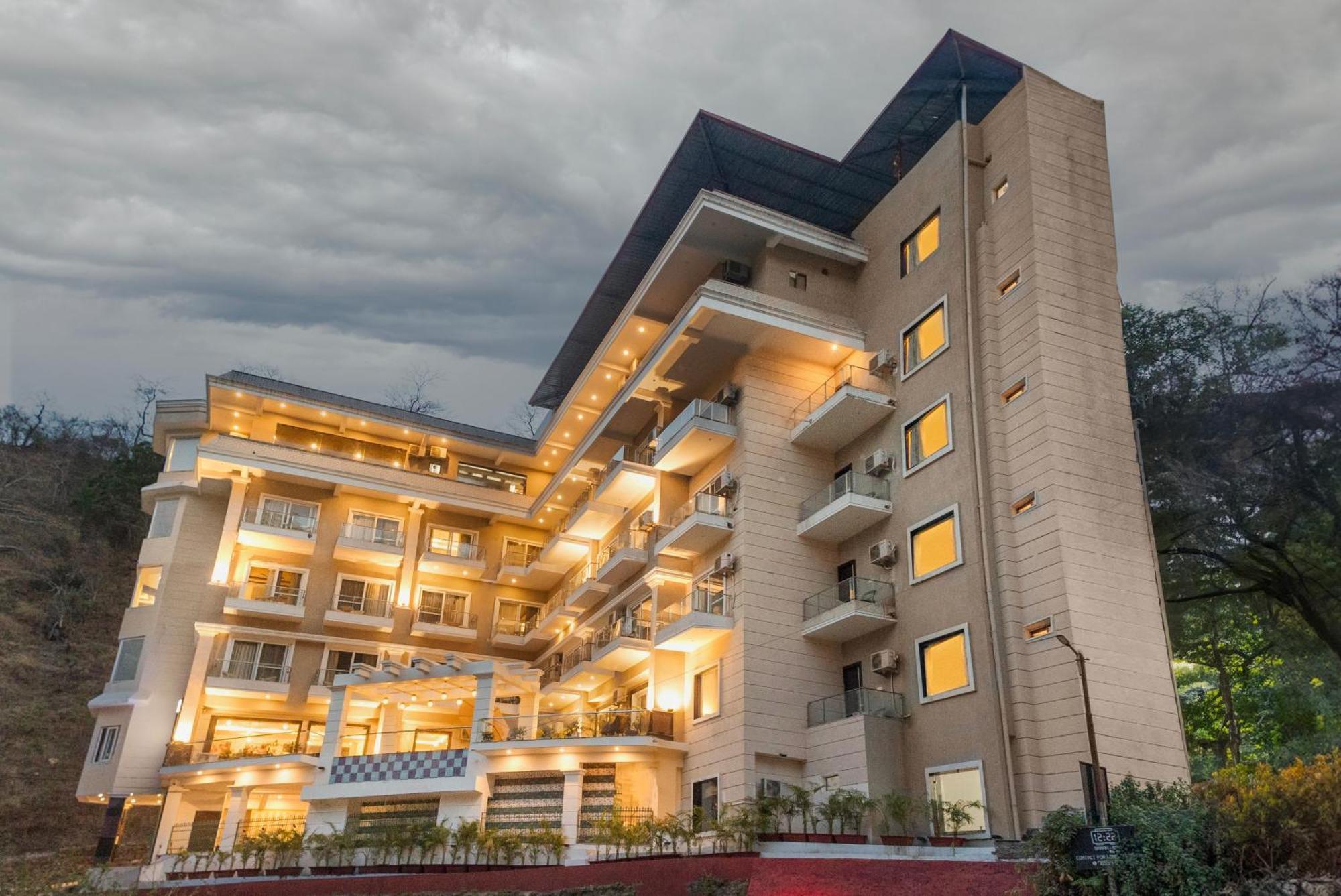 Stone Wood Hotel, Rishīkesh Екстериор снимка